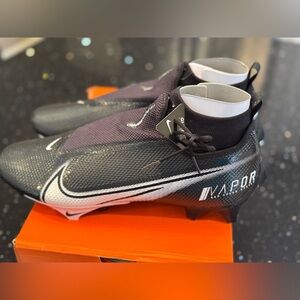 NWT- Men’s Nike Vapor Edge Pro 360 Black and White Athletic cleats
